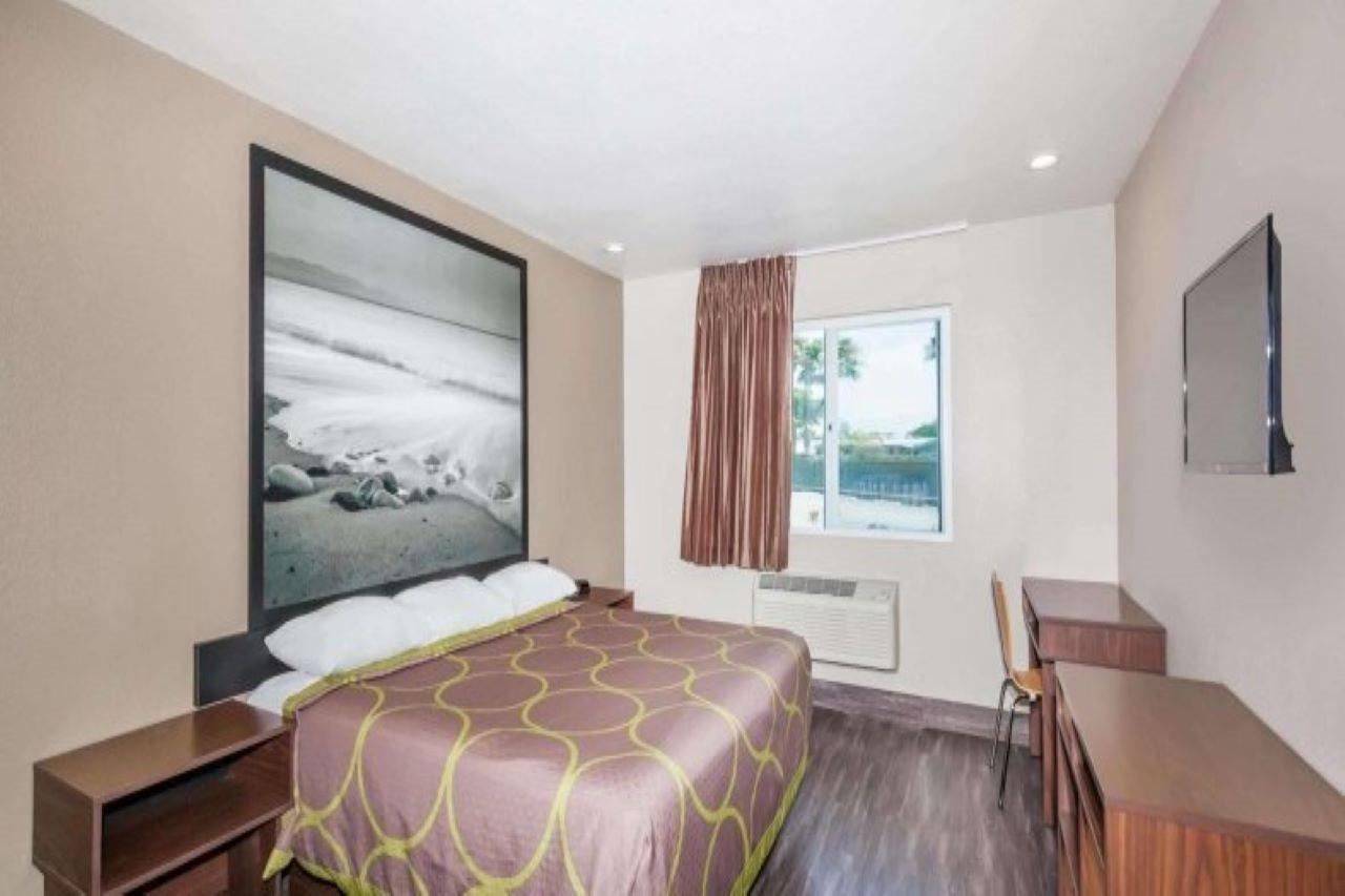 Super 8 By Wyndham San Diego/Imperial Beach Экстерьер фото