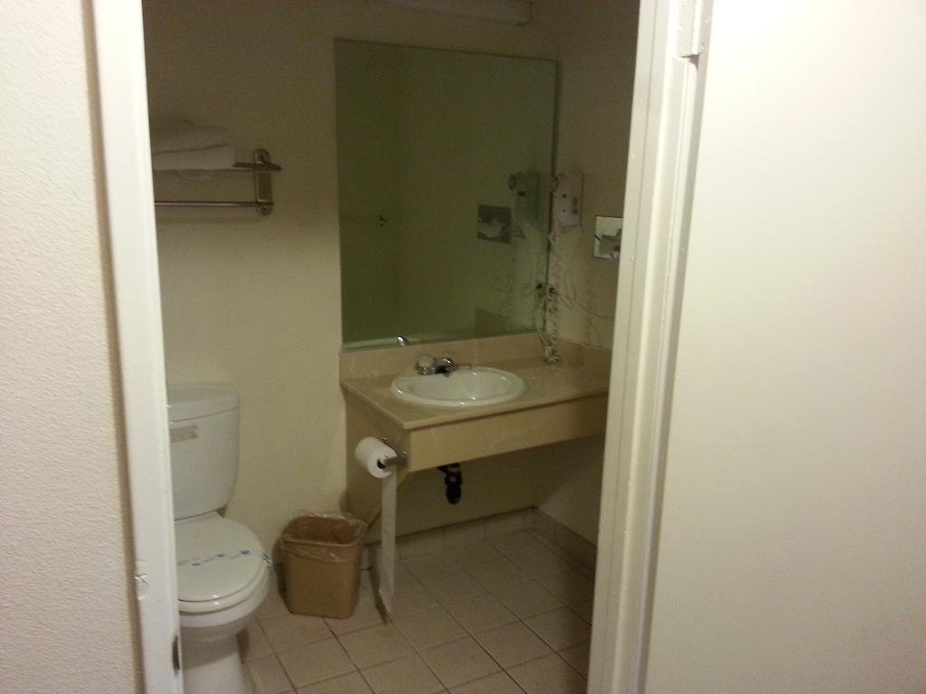 Super 8 By Wyndham San Diego/Imperial Beach Экстерьер фото