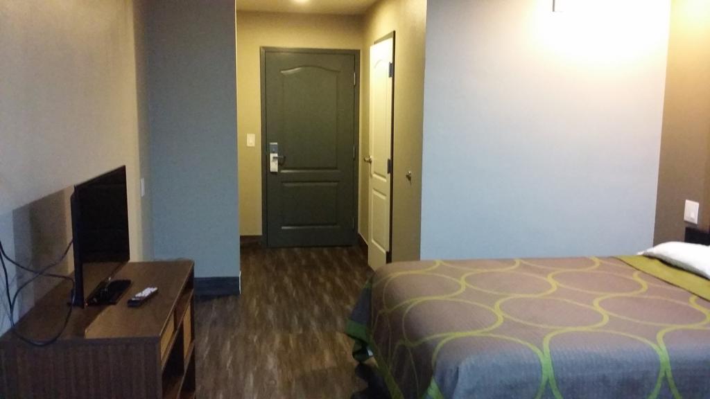 Super 8 By Wyndham San Diego/Imperial Beach Экстерьер фото