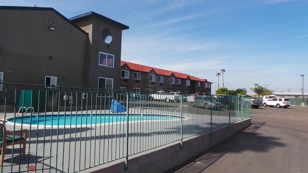 Super 8 By Wyndham San Diego/Imperial Beach Экстерьер фото