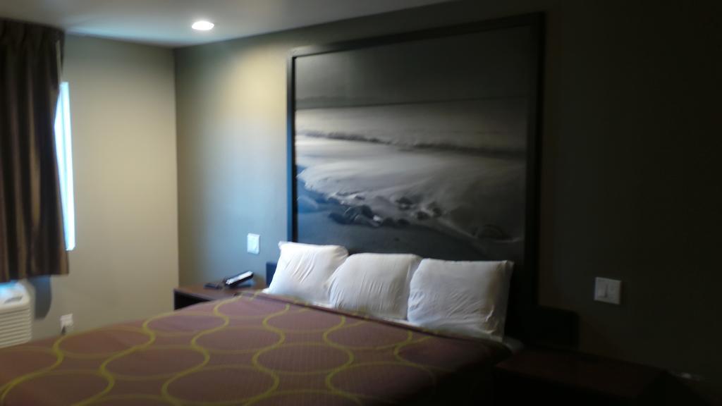 Super 8 By Wyndham San Diego/Imperial Beach Экстерьер фото