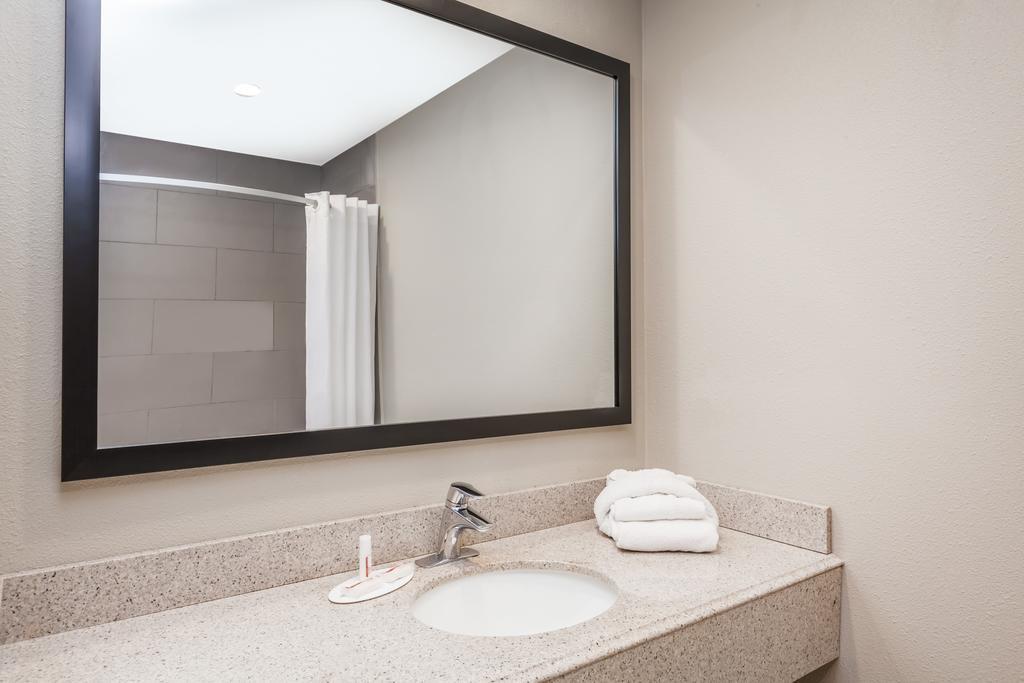 Super 8 By Wyndham San Diego/Imperial Beach Экстерьер фото
