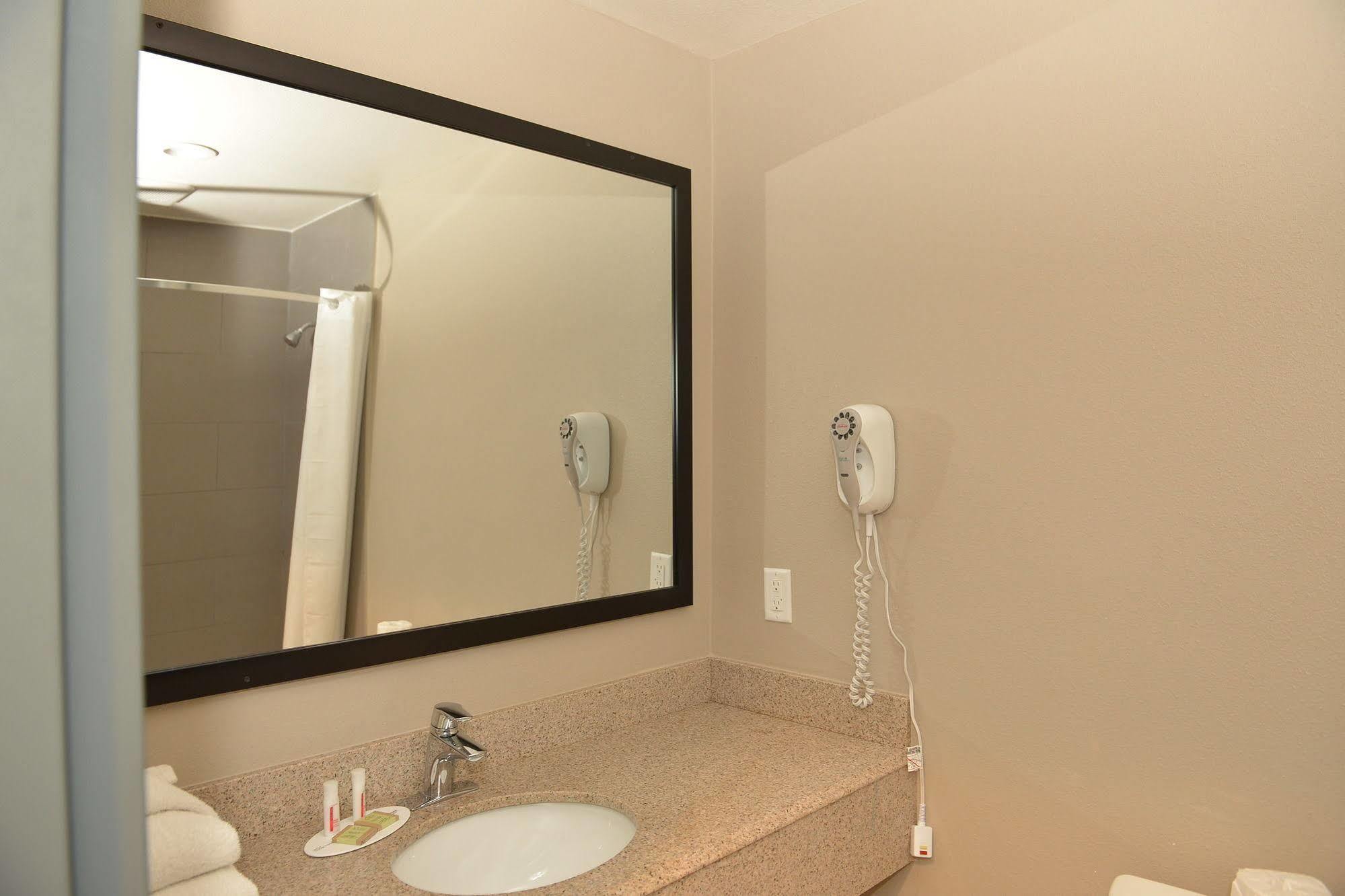 Super 8 By Wyndham San Diego/Imperial Beach Экстерьер фото