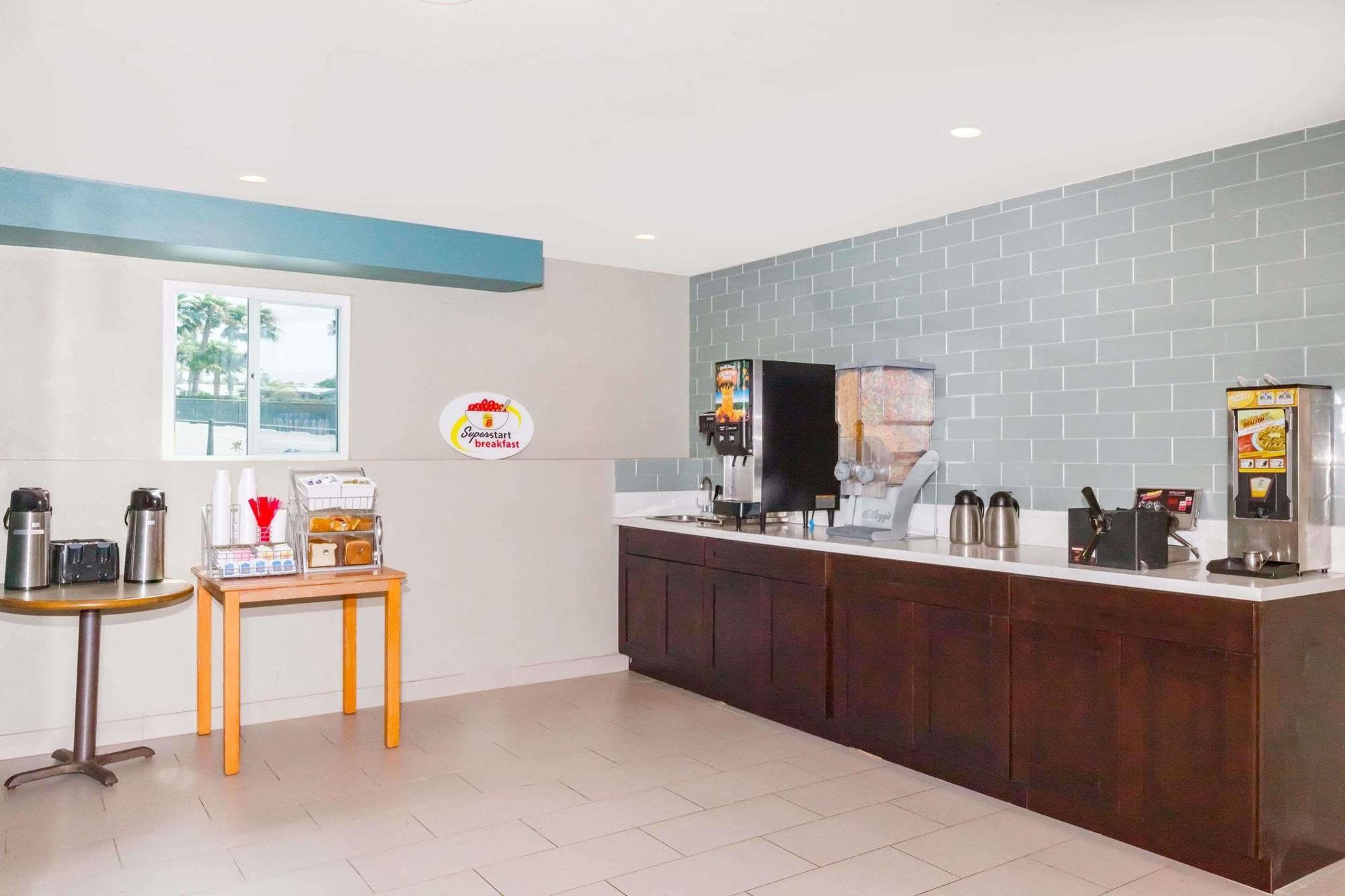 Super 8 By Wyndham San Diego/Imperial Beach Экстерьер фото
